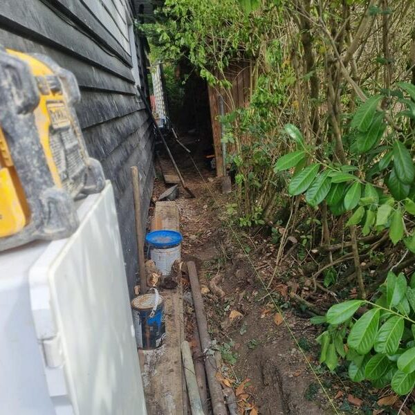 new fence concrete posts gravel close board feather edge pressure treated panels in billericay 02