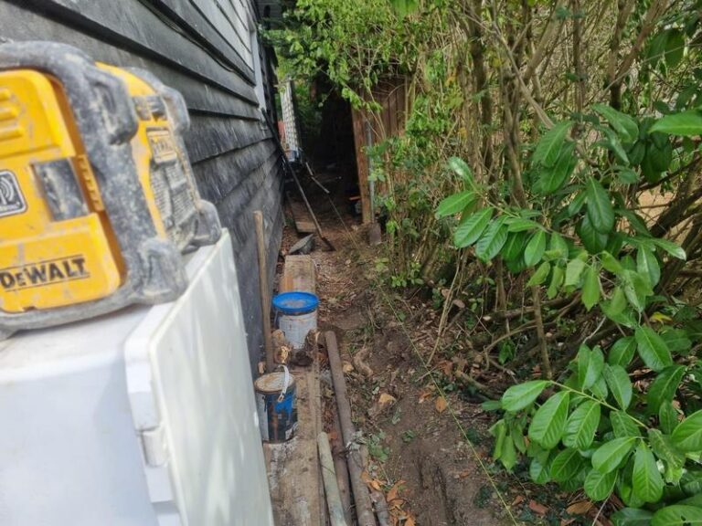 new fence concrete posts gravel close board feather edge pressure treated panels in billericay 02