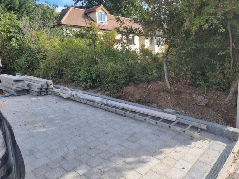 new fence concrete posts gravel close board feather edge pressure treated panels in billericay 06