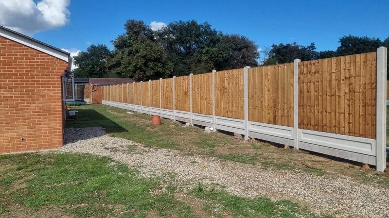 new concrete post gravel board closeboard fence in benfleet 01
