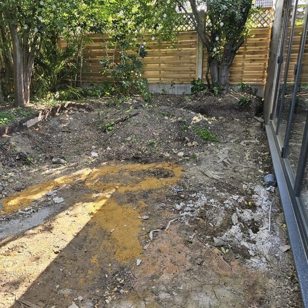 porcelain-patio-seating-wall-wickford-essex-1
