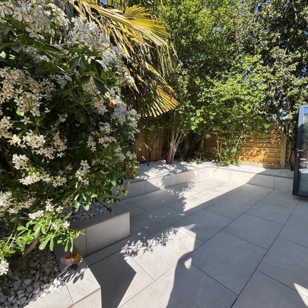 porcelain-patio-seating-wall-wickford-essex-14