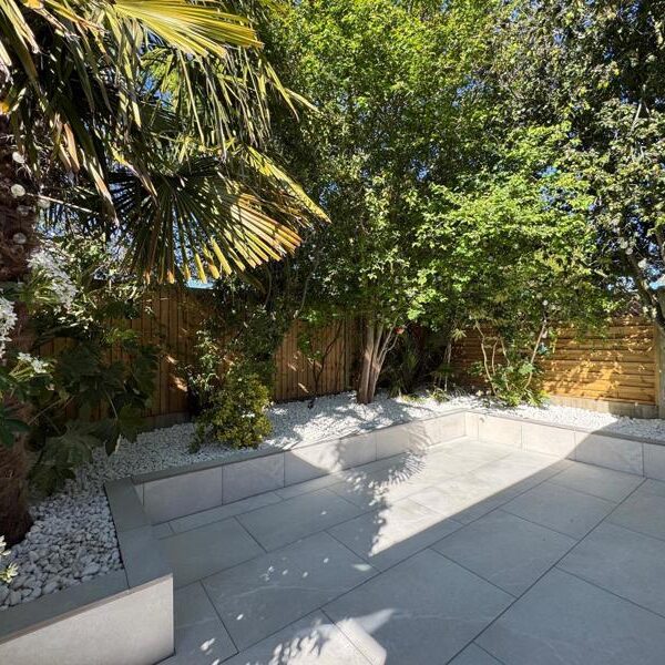 porcelain-patio-seating-wall-wickford-essex-16