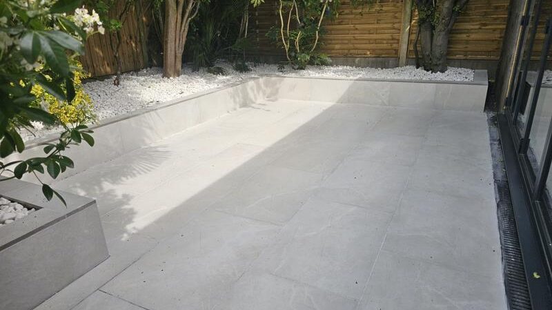 porcelain-patio-seating-wall-wickford-essex-3