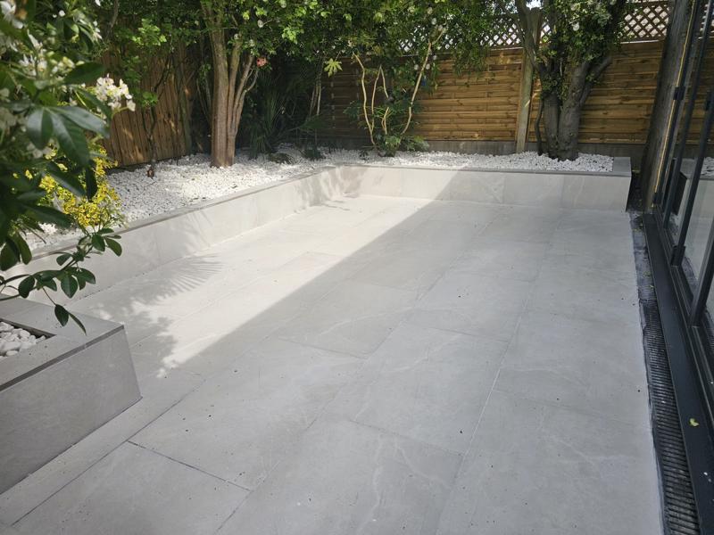 porcelain-patio-seating-wall-wickford-essex-3