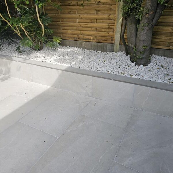 porcelain-patio-seating-wall-wickford-essex-4