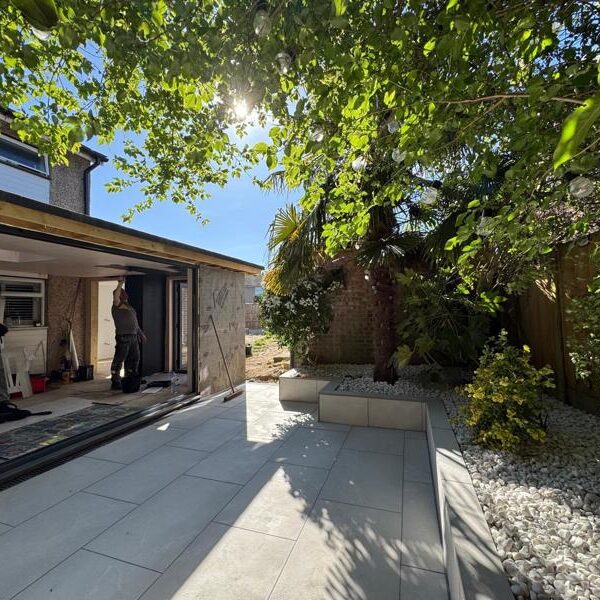 porcelain-patio-seating-wall-wickford-essex-7