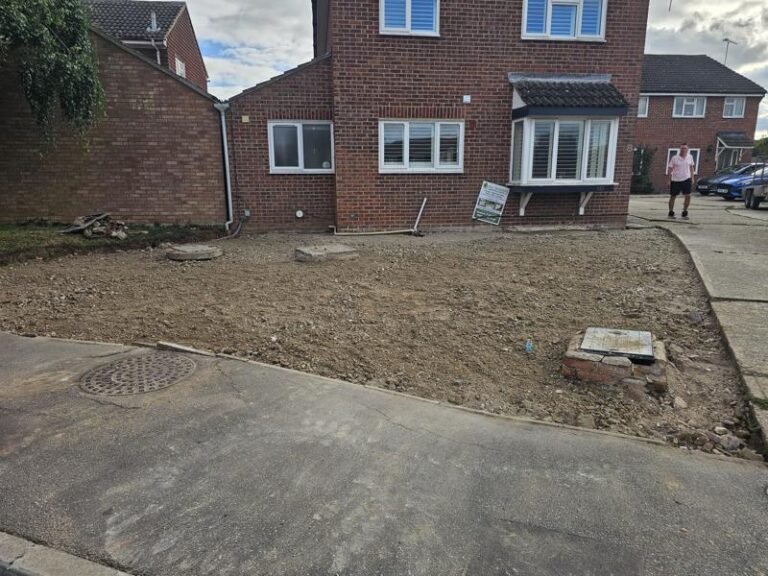 block-paved-driveway-and-fence-wickford-5