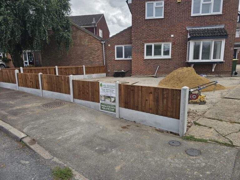 block-paved-driveway-and-fence-wickford-7