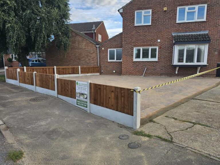 block-paved-driveway-and-fence-wickford-9