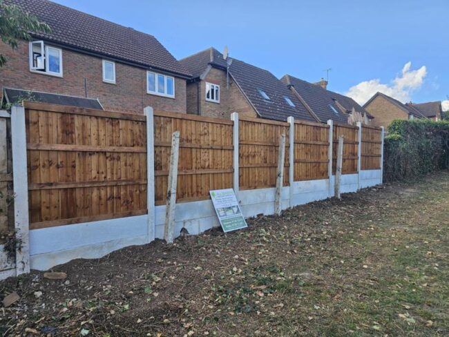 feather-edge-fence-rayleigh-4