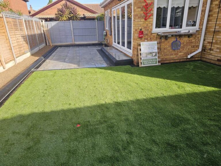 porcelain-patio-artificial-grass-wickford-14