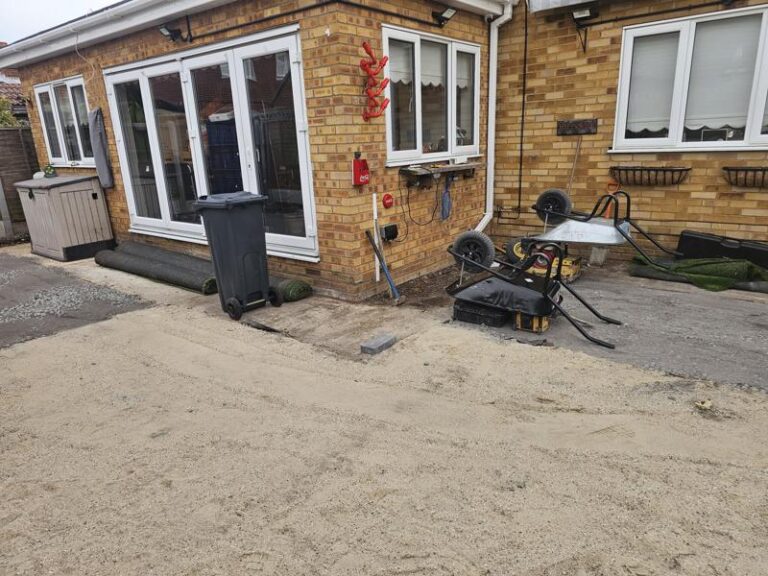porcelain-patio-artificial-grass-wickford-4